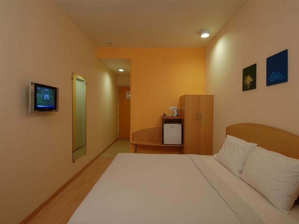 Faridabad Hotel Exterior photo